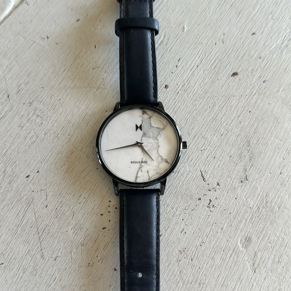 MVMT La Brea Marble